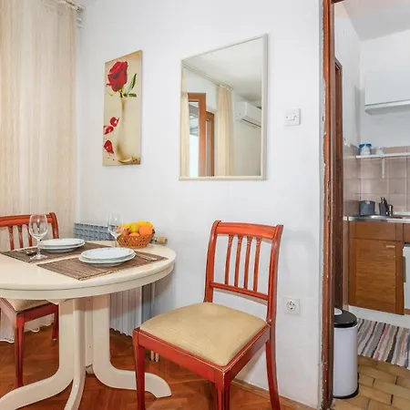 Apartment Gorgeous In With Kitchen Dramalj